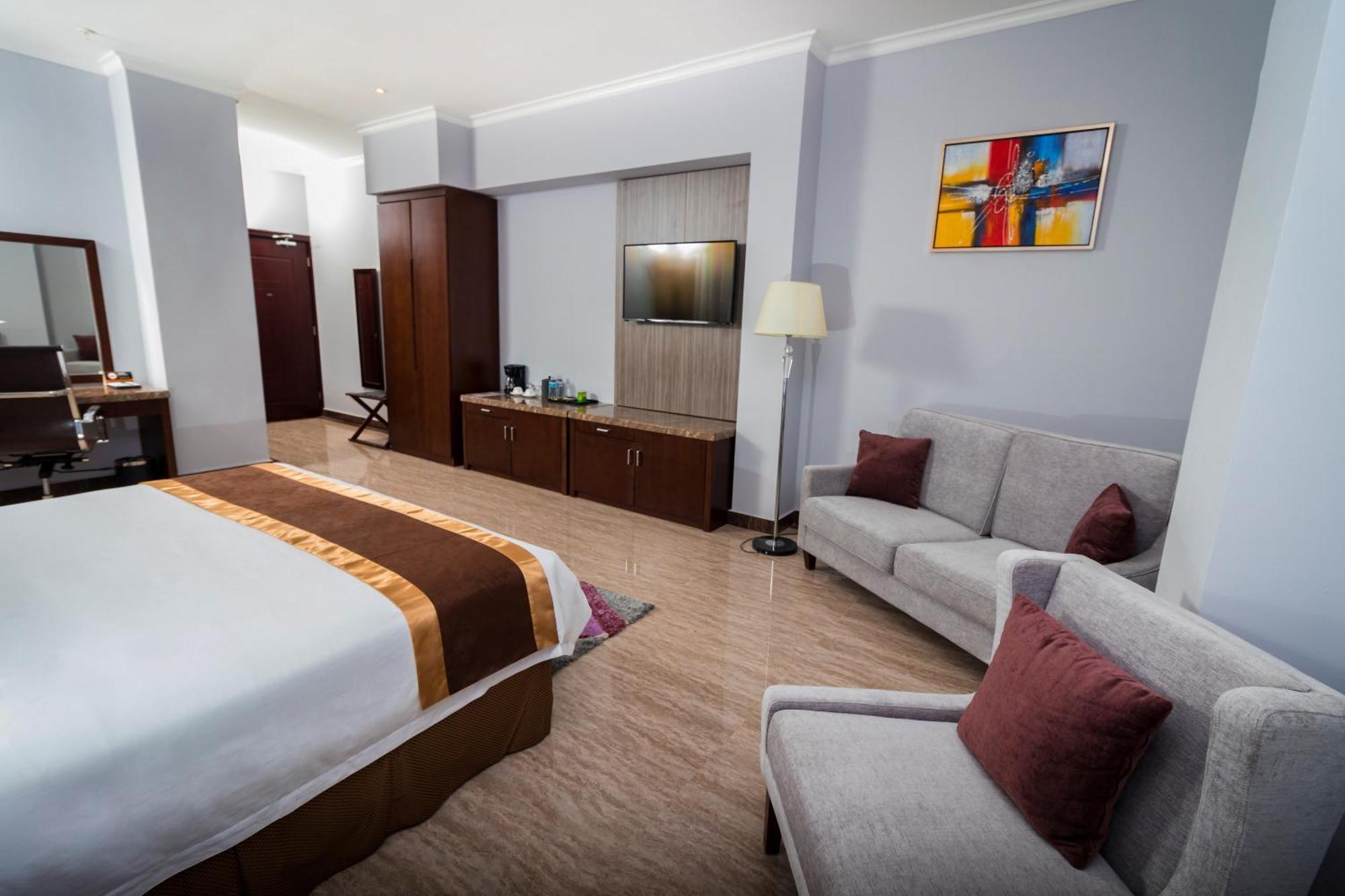 Hotel Plaza Hotel&suites
