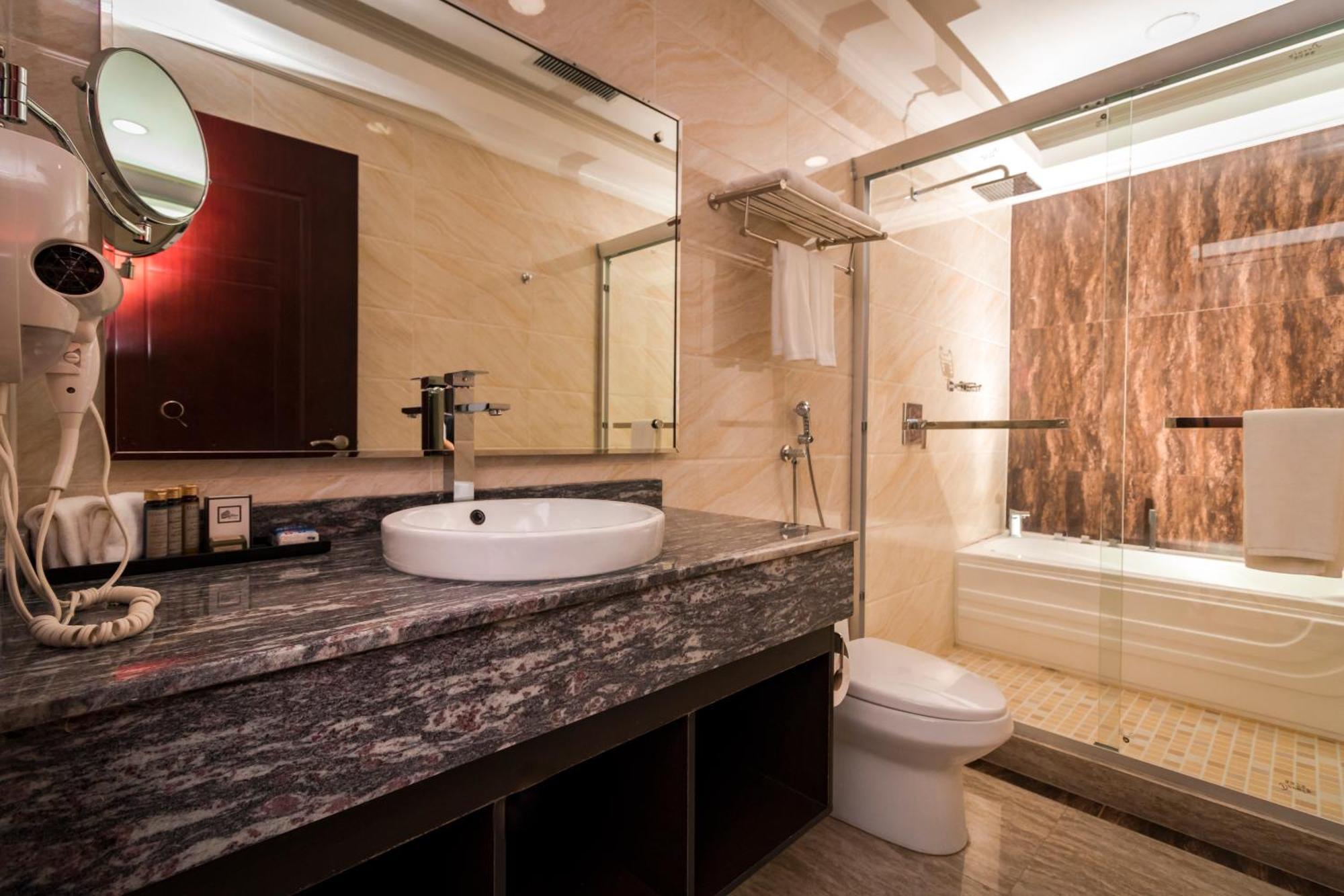 Plaza Hotel&suites David