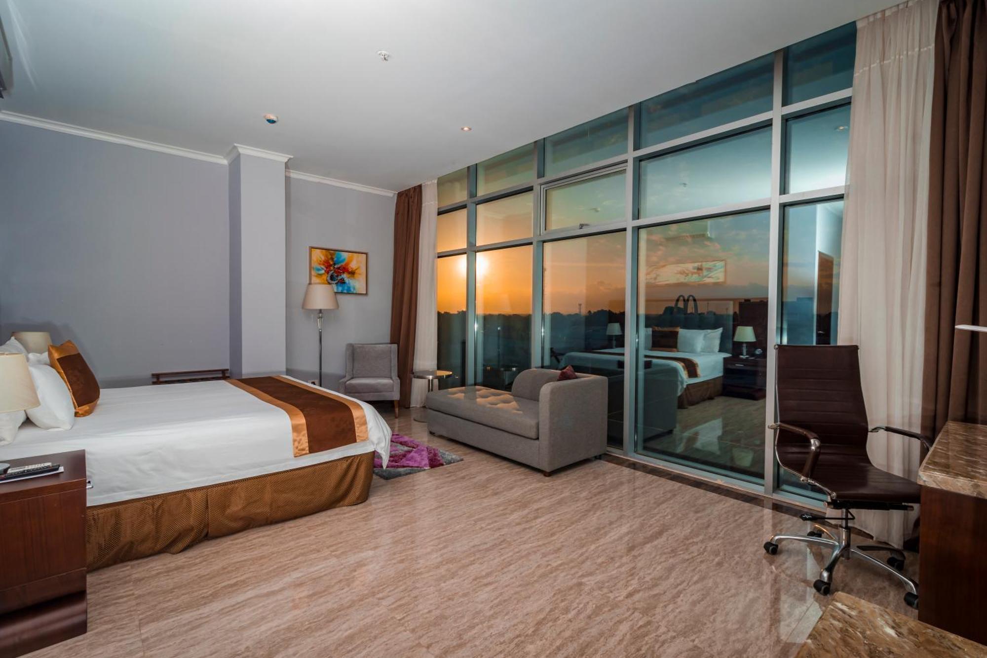 Plaza Hotel&suites David