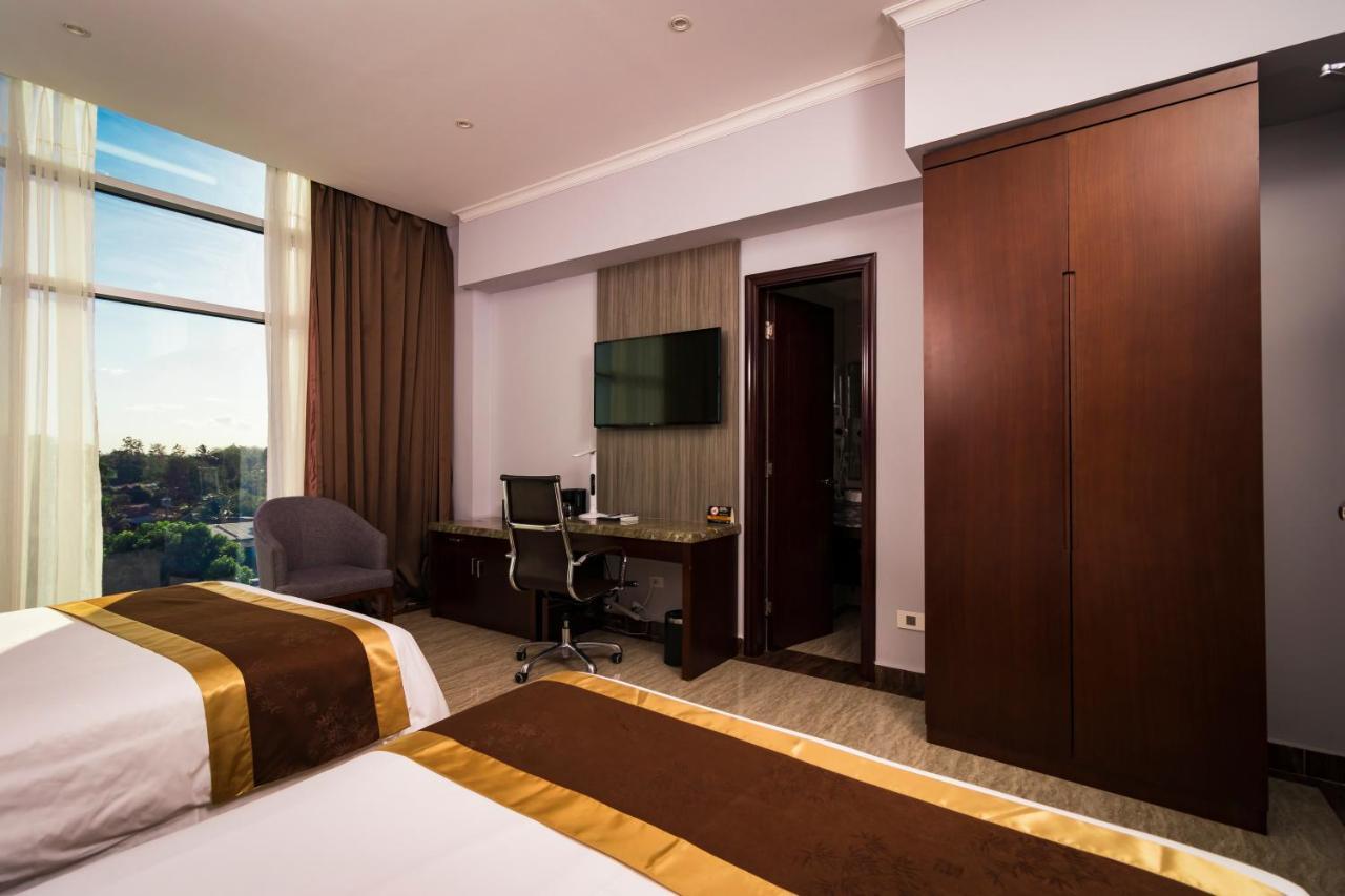 Plaza Hotel&suites Hotel 4*
