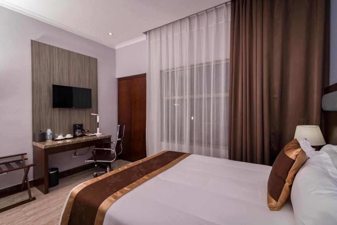 Plaza Hotel&suites