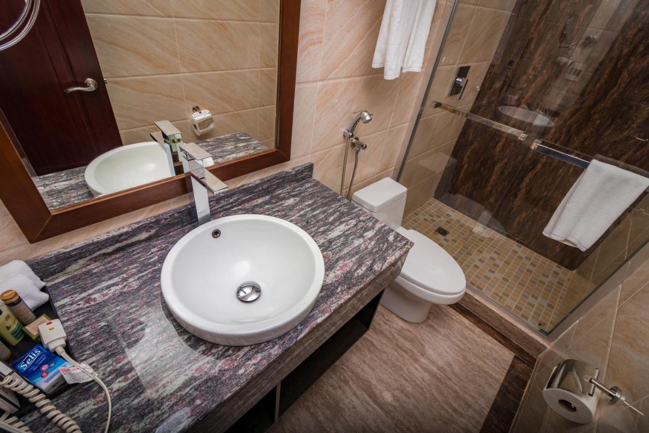 Plaza Hotel&suites 4* David